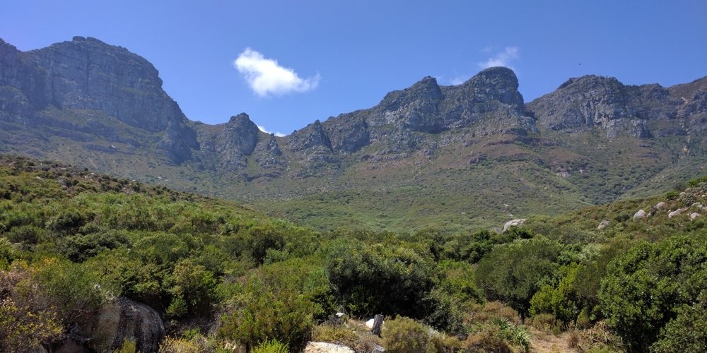 Twelve Apostles Mountain Range