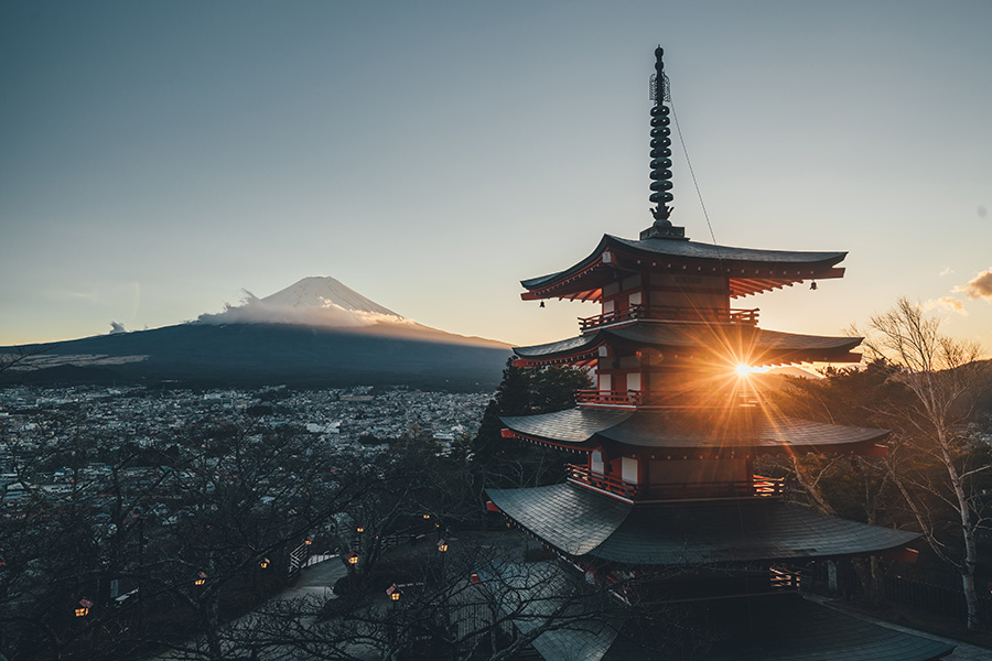 Temple, Fujisan and sunrise – Tianshu-liu