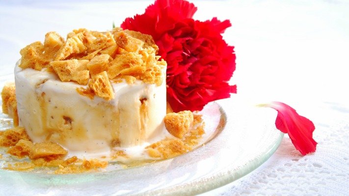 Bea Tollman's Honeycomb Ice Cream